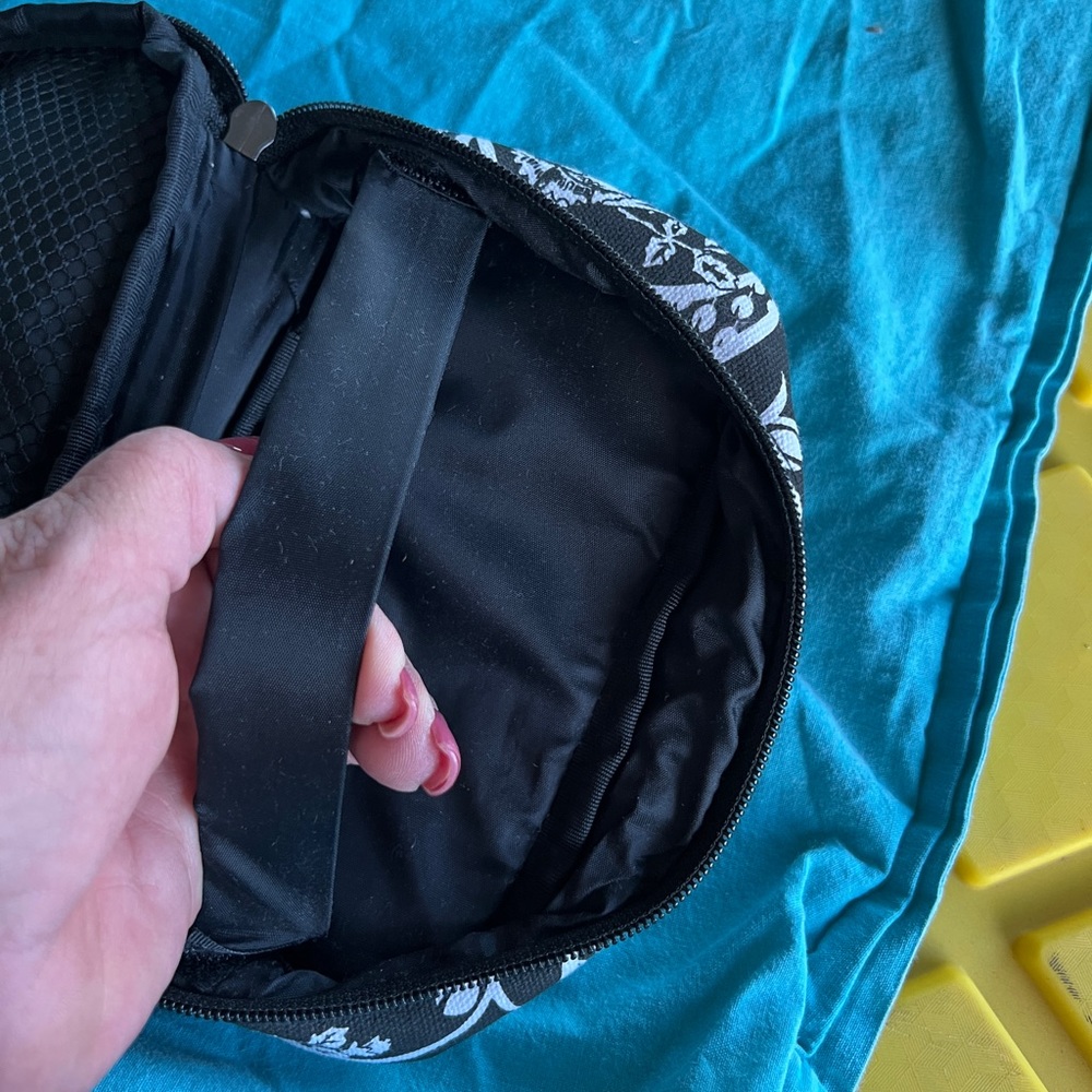 Small pouch - Picture 4 of 5